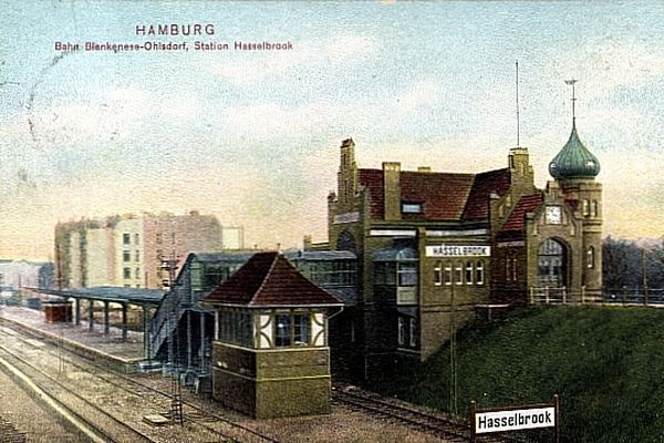 Kolorierte Postkarte des Bahnhofs Hasselbrook vor 1910.