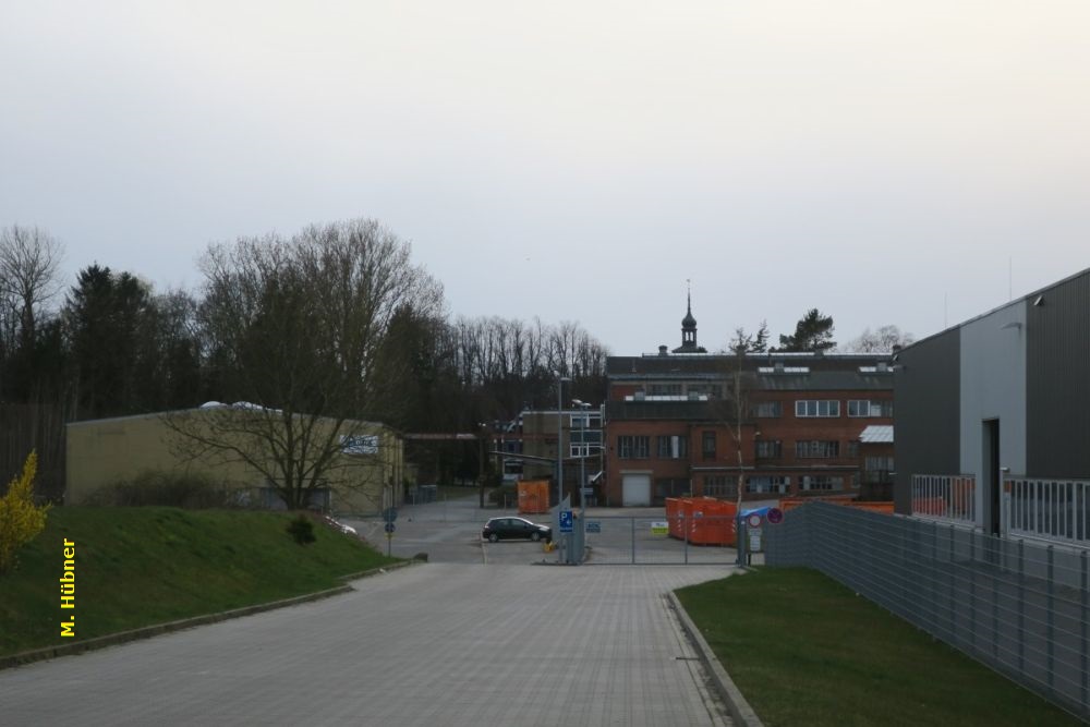 Blick von der Straße Bökenbarg über das Firmengelände der GLOBUS Gummiwerke nach Westen.