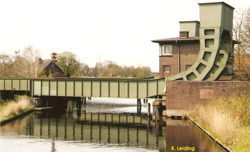 Bewegliche Brücke über den Ems - Jade - Kanal.