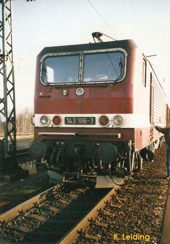 143 106 in Reichsbahn - Rot.
